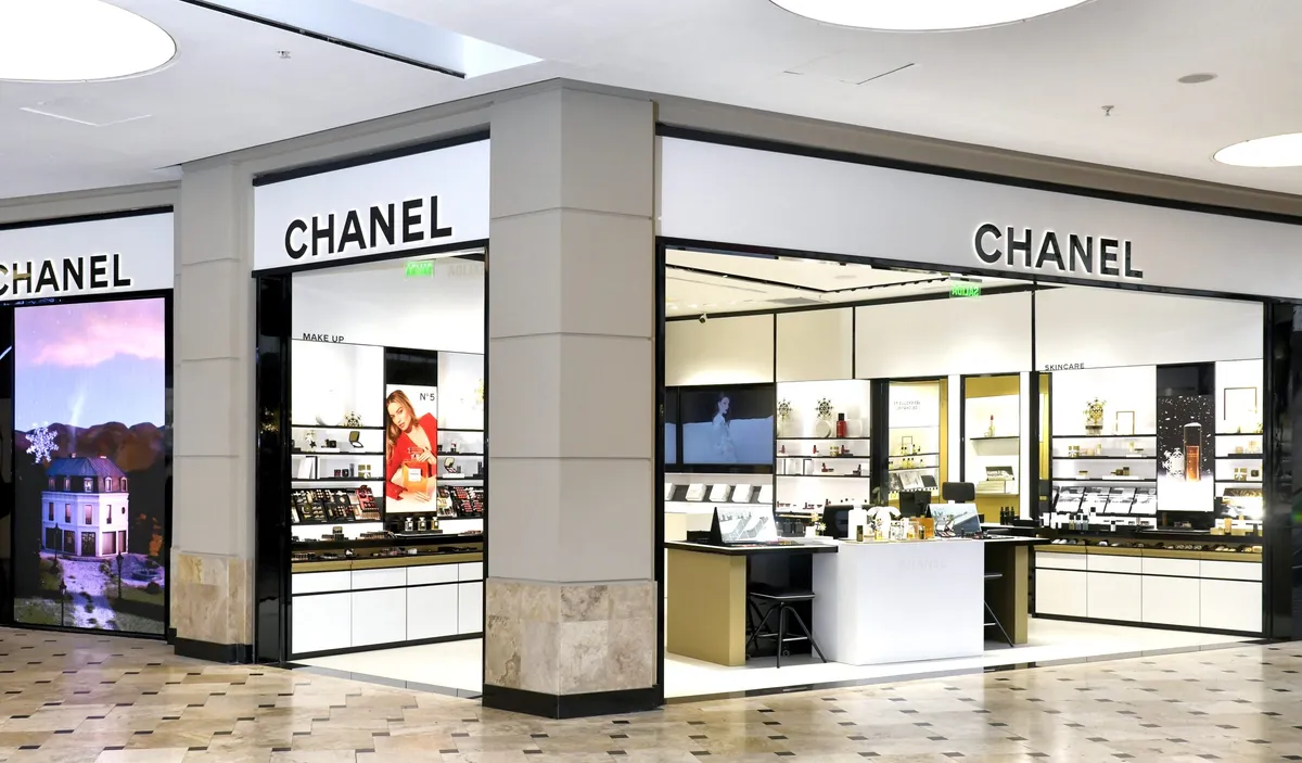 CHANEL reapertura su boutique en el Jockey Plaza
