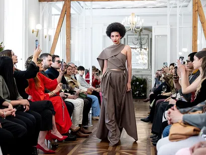 La moda latinoamericana deslumbra en Madrid con sabor, color y tradición