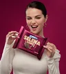 Selena Gomez presenta edición especial de galletas Oreo con un sabor nostálgico