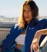 Hailey Bieber protagoniza la nueva campaña de verano de Mango