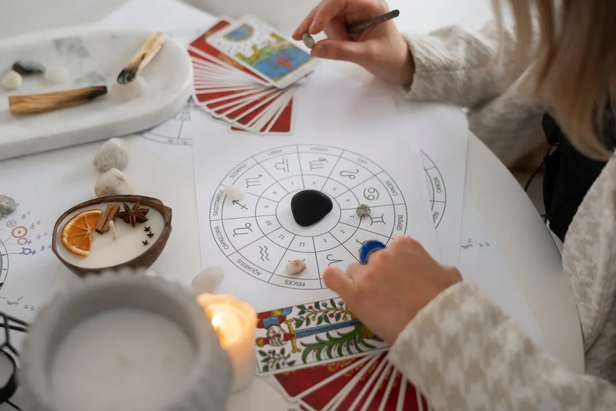 Develando los secretos del universo: Descubre el poder de tu carta astral.