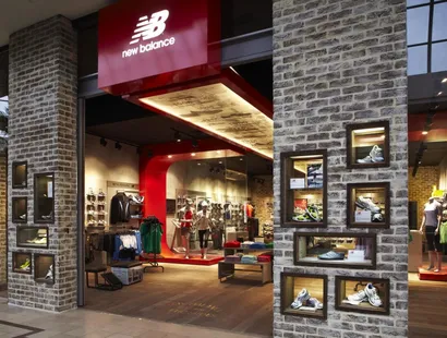 New Balance culmina el año reforzando su expansión en el mercado peruano