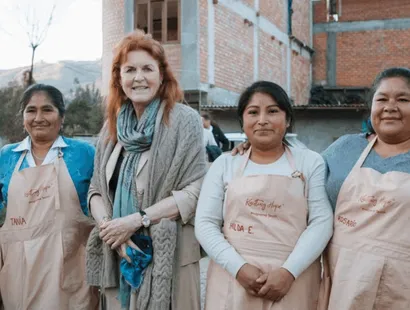 La duquesa de York visita Perú y llama a apoyar la educación infantil