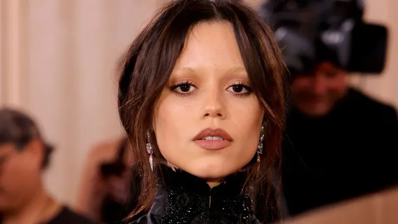 Jenna Ortega genera preocupación entre sus seguidores por su cambio físico