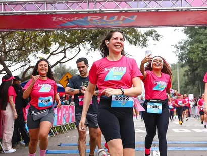 Barbie Run Lima 2024 celebro los 65 años de la icónica muñeca con una carrera llena de color rosa