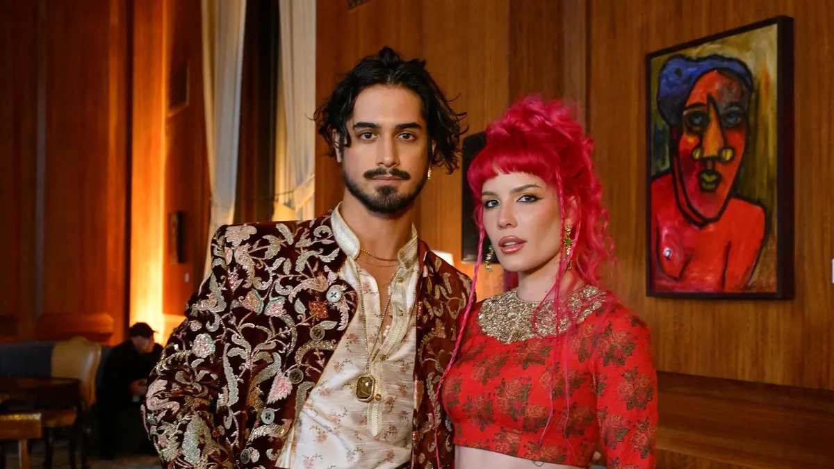 Halsey anuncia su compromiso con Avan Jogia