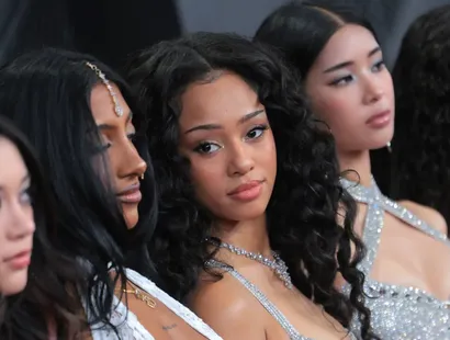 Miembro de KATSEYE, Manon Bannerman, anuncia pausa temporal para priorizar su salud