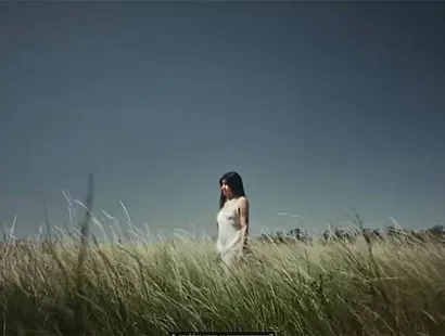 Cazzu Regresa con “La Cueva”: Una Balada Íntima que Refleja su Dolor Personal