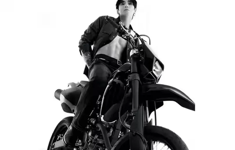 Jungkook de BTS protagoniza su regreso a Calvin Klein con una campaña que arrasa en redes
