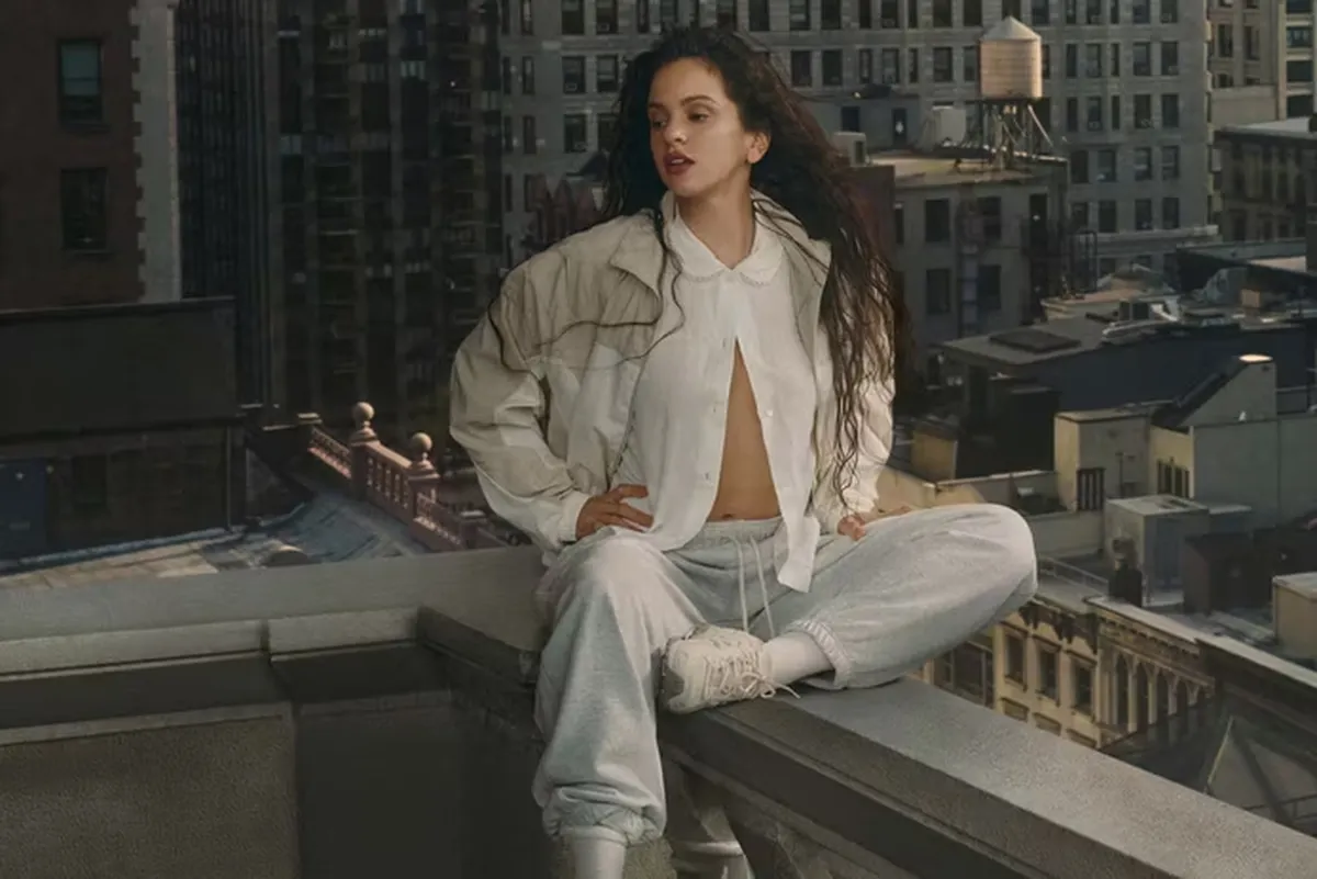 Rosalía se une a New Balance como su nueva embajadora global