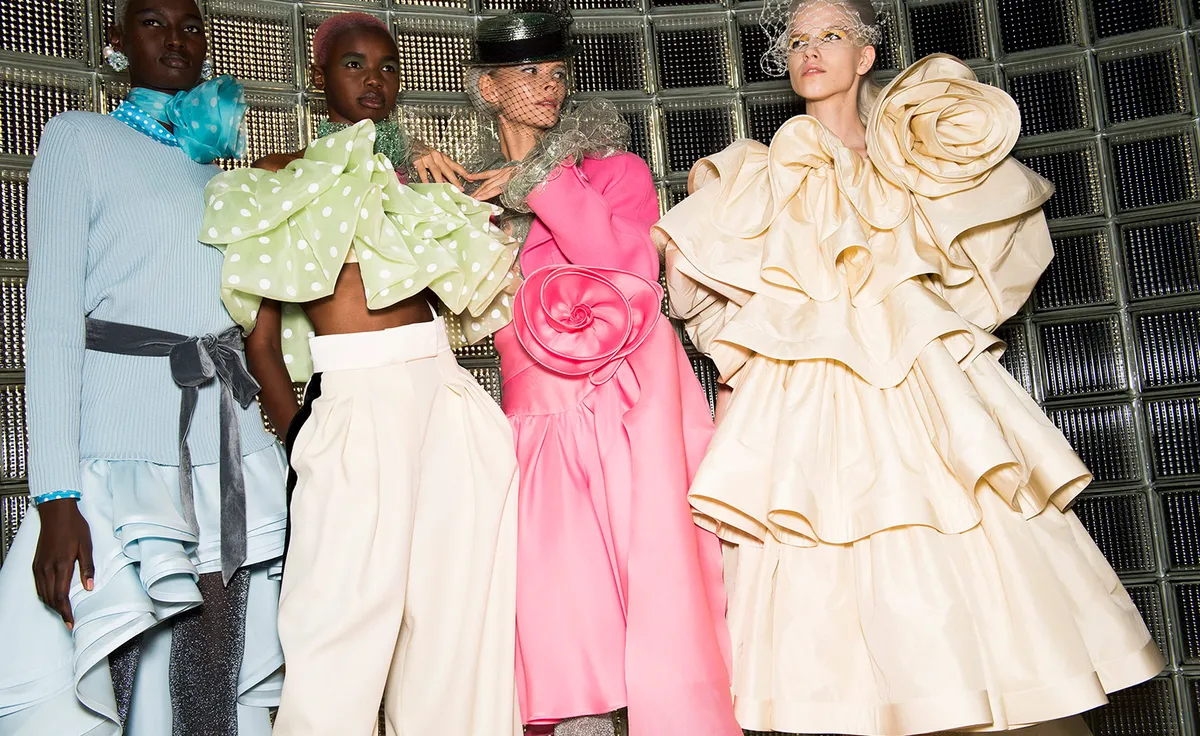 LVMH planea posible venta de Marc Jacobs en medio de ajustes de marca