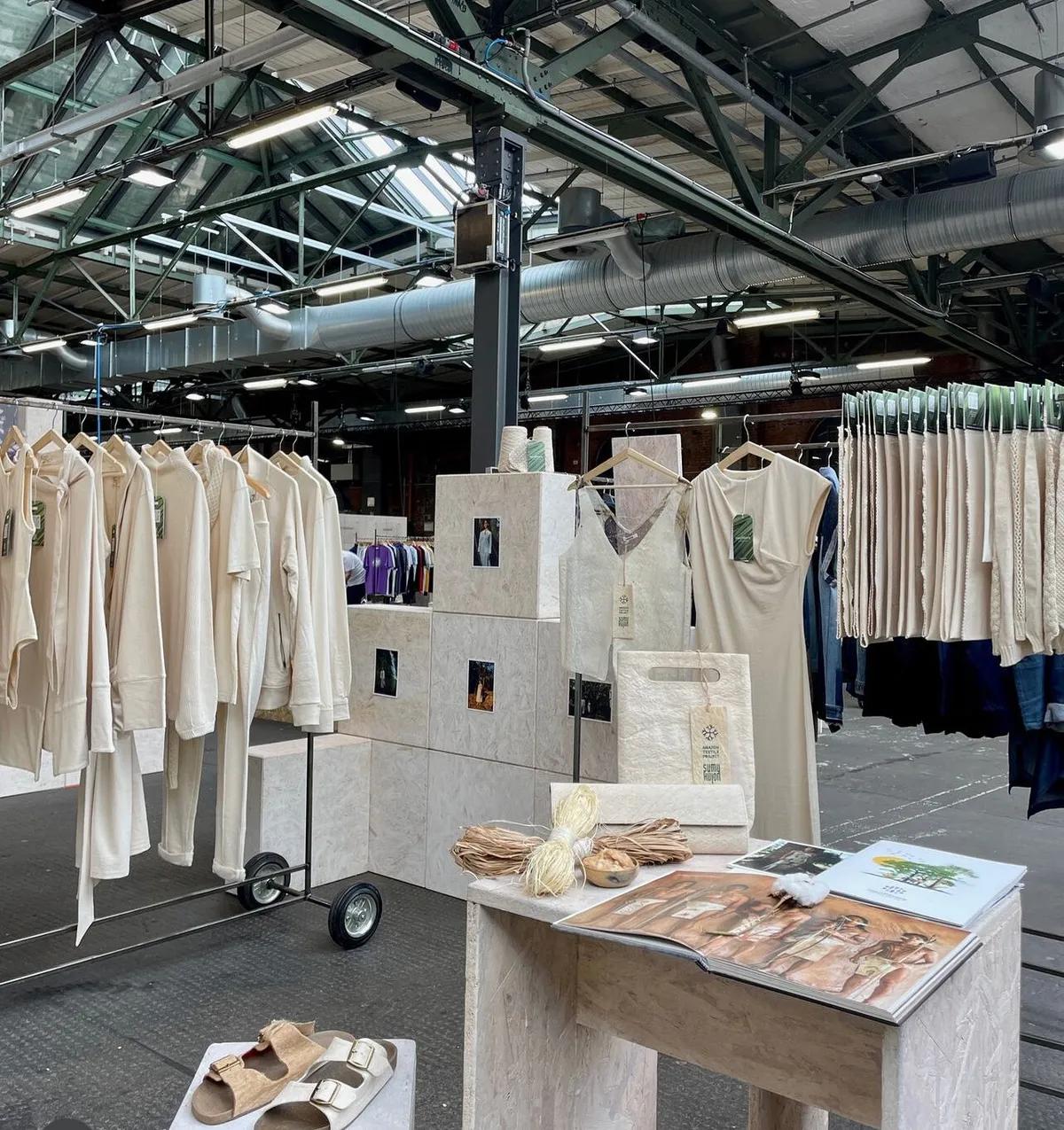 Sumy Kujon y NeoFibers Perú Deslumbran en el Berlin Seek Tradeshow