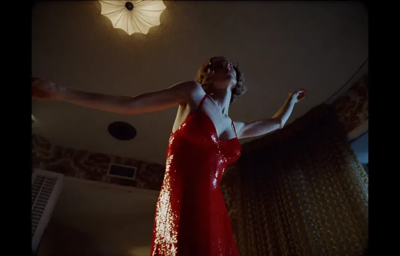 Hunter Schafer protagoniza “The Hunt”: la campaña de Gentle Monster inspirada en el cine de terror