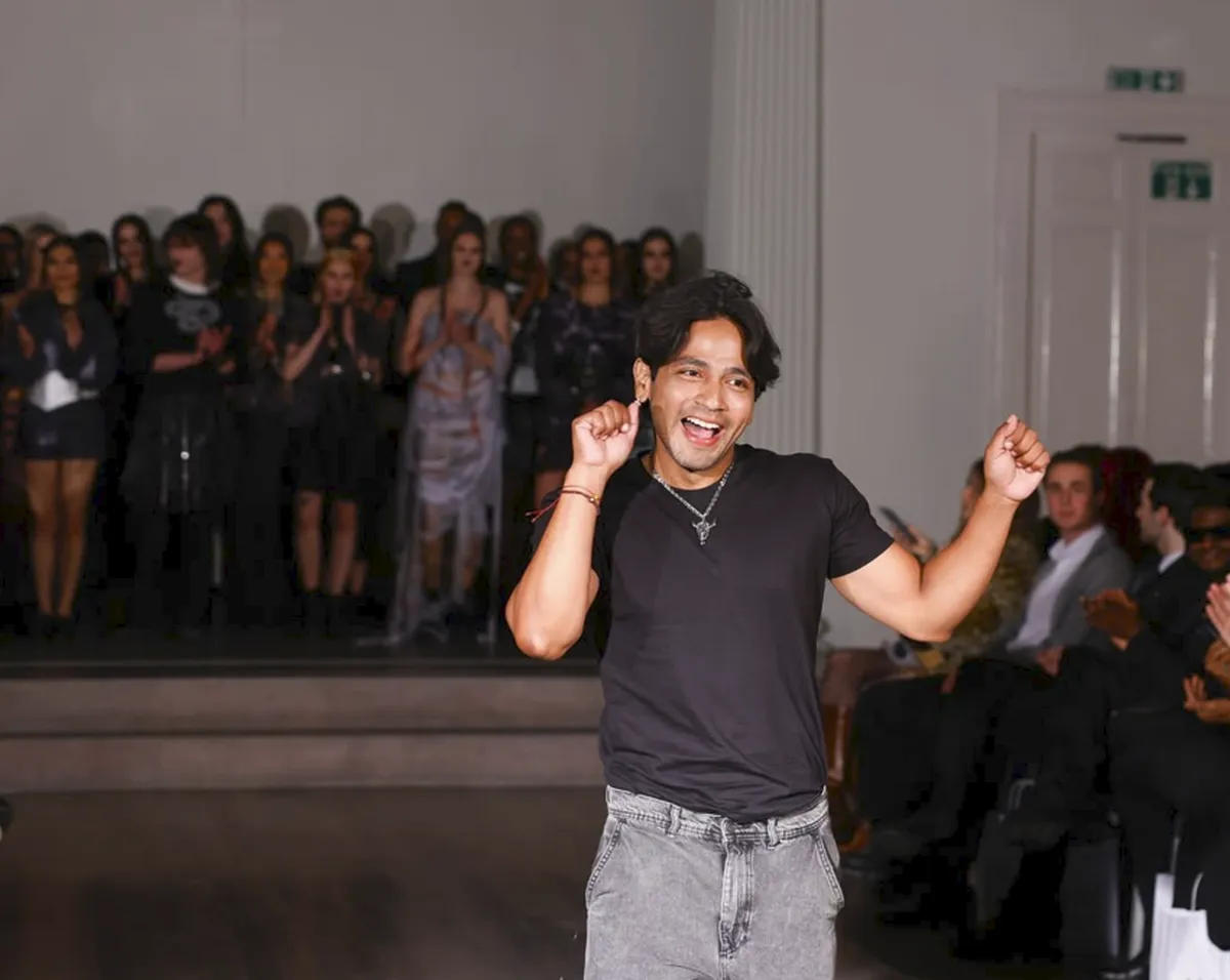 Genaro Rivas brilla en la Semana de la Moda de Londres