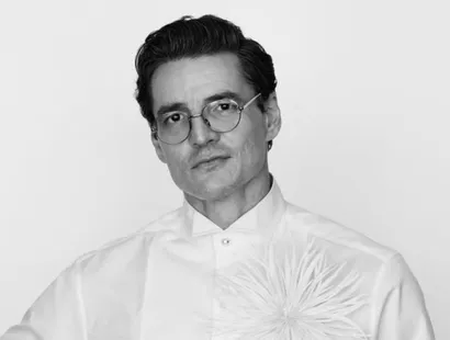 Pedro Pascal se convierte en embajador de Chanel y redefine la moda masculina de lujo
