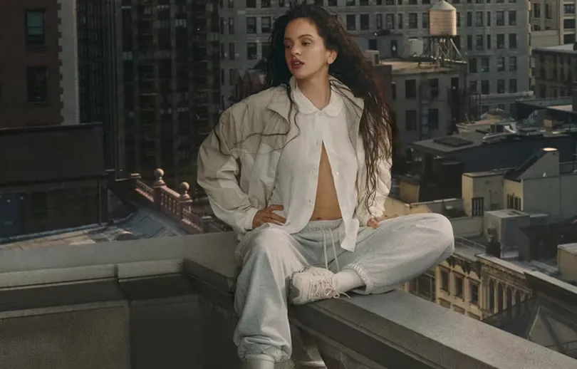 Rosalía se une a New Balance como su nueva embajadora global