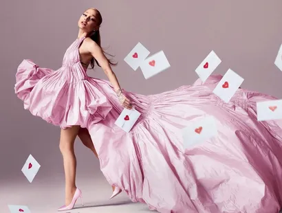 Ariana Grande lanza su nueva línea de fragancias ‘LOVENOTES’