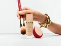 Piel radiante y natural: Carolina Herrera presenta Nude Couture Serum Foundation en el país