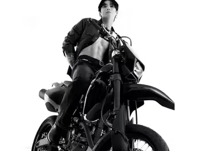 Jungkook de BTS protagoniza su regreso a Calvin Klein con una campaña que arrasa en redes