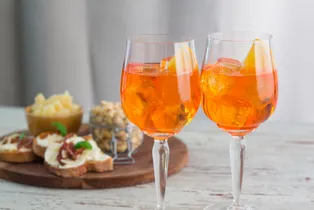 Osteria Convivium da la bienvenida al verano con su festival “Spritz, per favore”