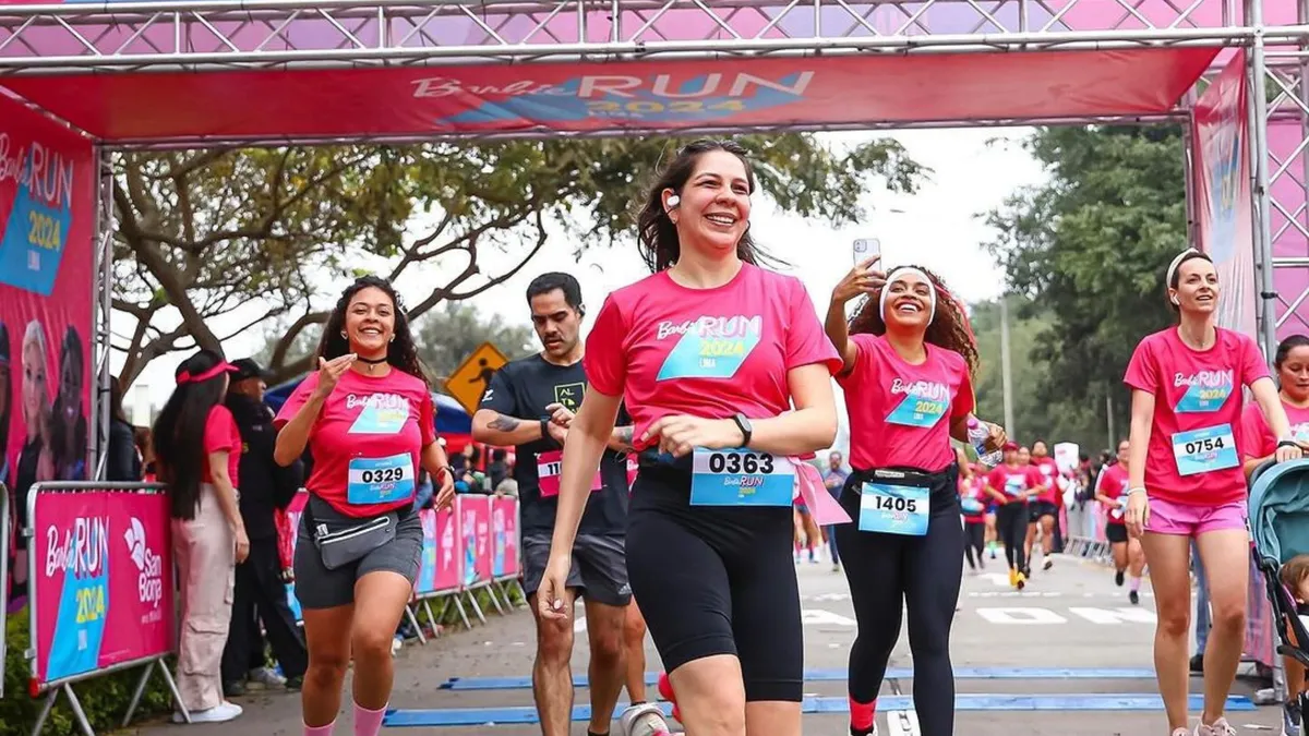 Barbie Run Lima 2024 celebro los 65 años de la icónica muñeca con una carrera llena de color rosa