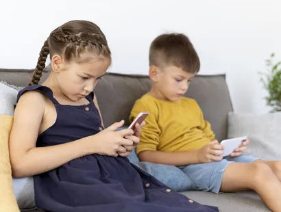 Criar en tiempos de pantallas: educar más allá del celular