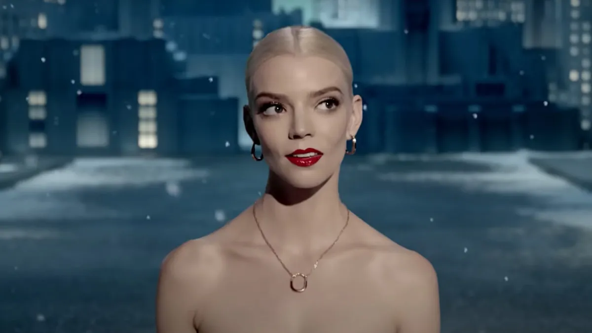Anya Taylor-Joy protagoniza la campaña navideña de Tiffany & Co