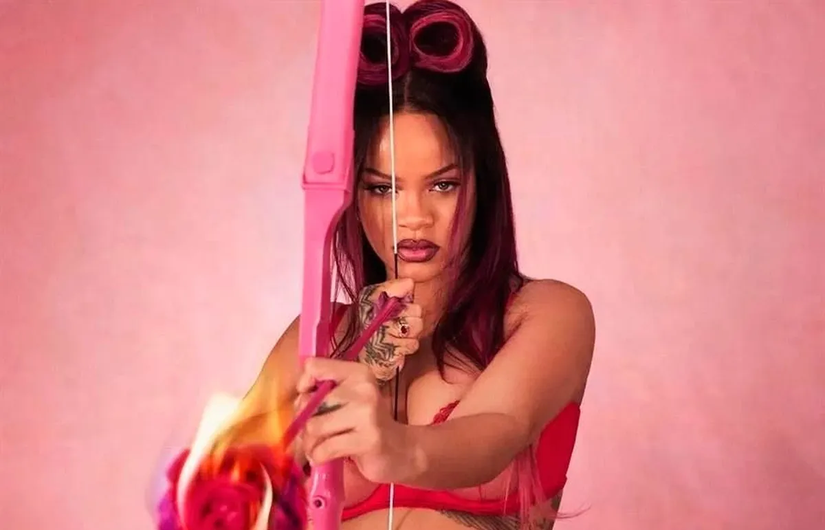 Rihanna deslumbra en la nueva campaña de San Valentín de Savage X Fenty