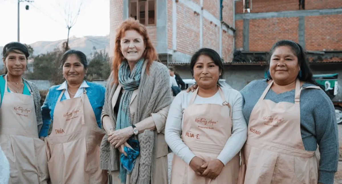 La duquesa de York visita Perú y llama a apoyar la educación infantil