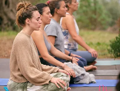Los Beneficios del Yoga para la Mujer de Hoy