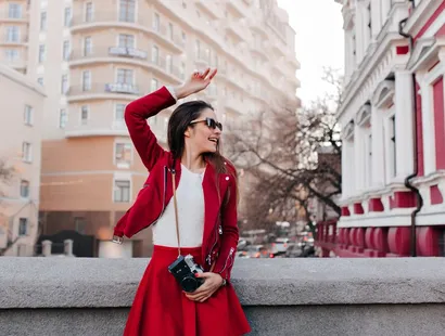 La paleta de invierno 2024:Tendencias de color según Pantone para una temporada de elegancia y audacia.