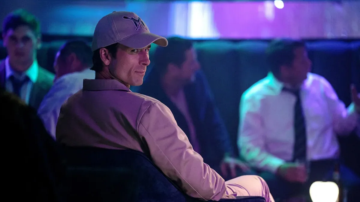 “Jugada maestra”, el thriller de Glen Powell y Margaret Qualley que ya puedes ver en streaming