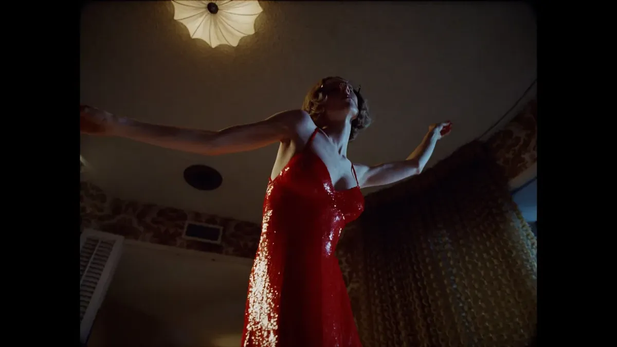 Hunter Schafer protagoniza “The Hunt”: la campaña de Gentle Monster inspirada en el cine de terror