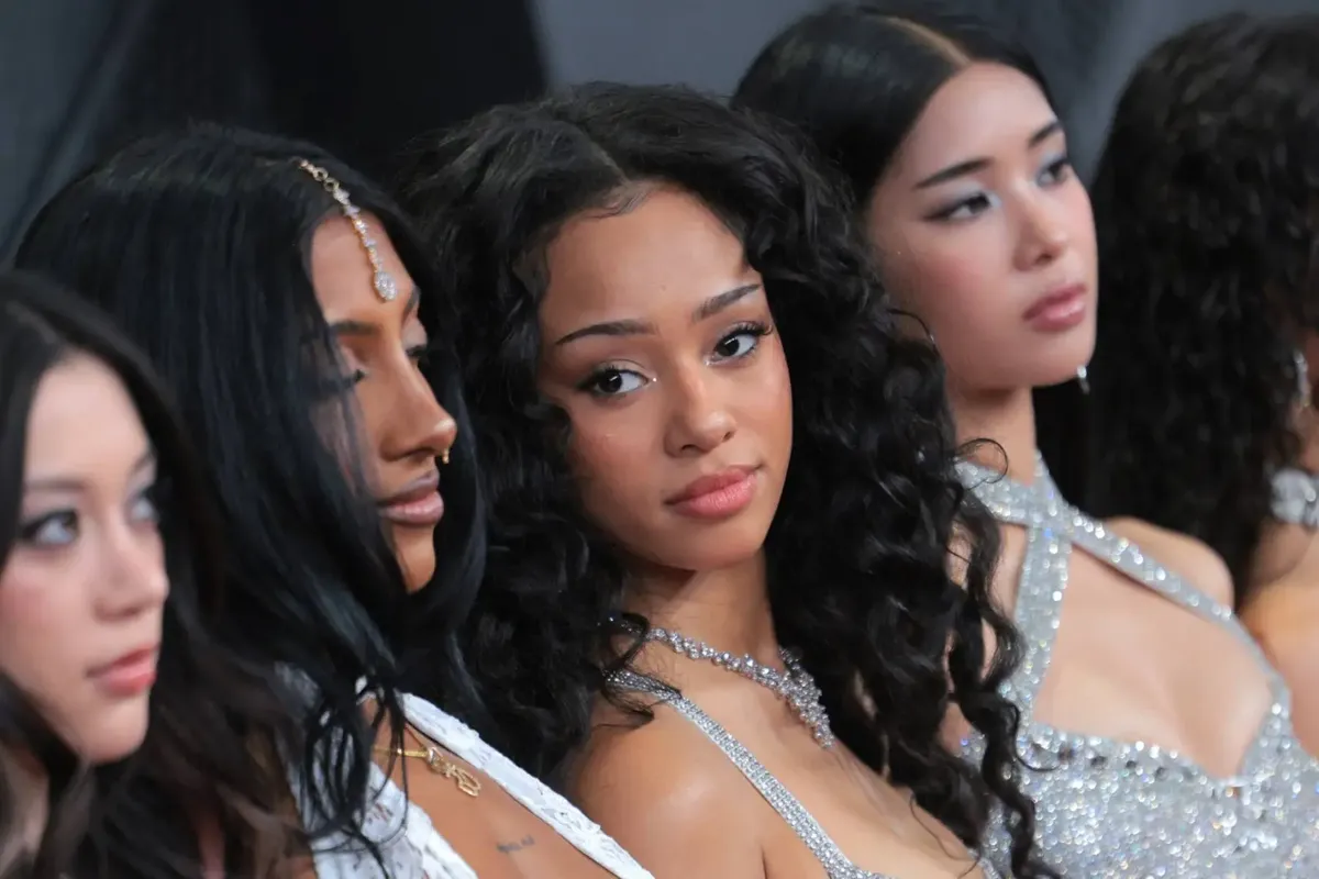 Miembro de KATSEYE, Manon Bannerman, anuncia pausa temporal para priorizar su salud