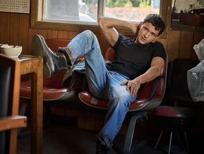 Tom Holland se confiesa en la portada de Men’s Health y habla sobre su lucha contra el alcohol