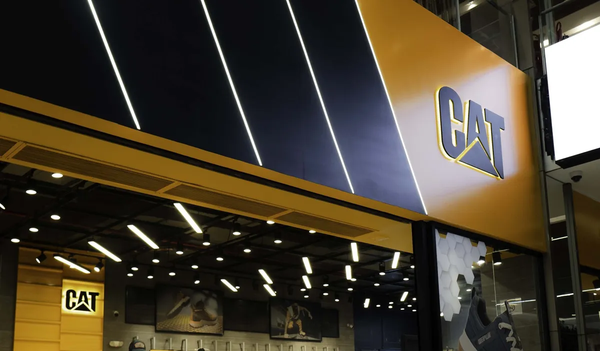 CAT inaugura su tienda más grande en el Jockey Plaza