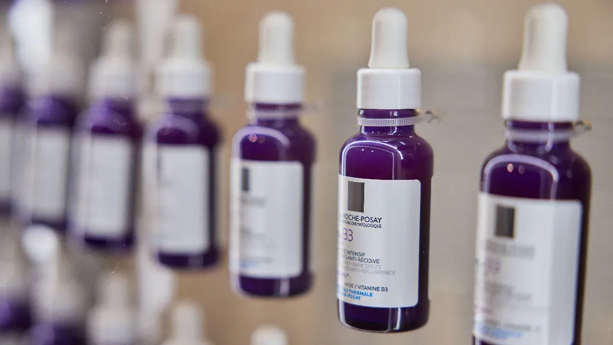 La Roche-Posay lanza Mela B3: el serum innovador contra las manchas oscuras en la piel