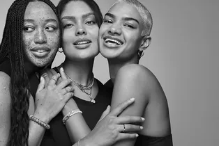 “Twisted” y “Rippled”: las texturas que marcan tendencia en joyería
