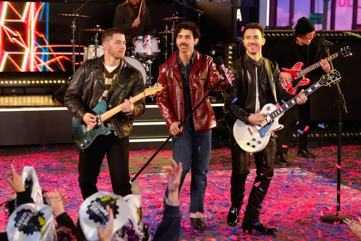 Los Jonas Brothers inauguran el Año Nuevo en el Times Square