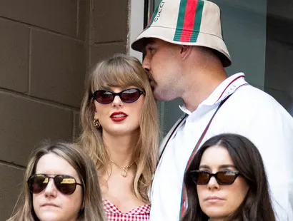 Taylor Swift y Travis Kelce sorprenden bailando al ritmo de Bad Bunny en la final del US Open