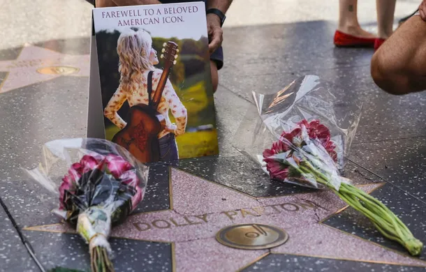 Muere Dolly Parton a los 80 años tras una breve batalla contra el cáncer