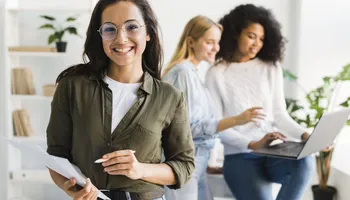 Emprendimientos para Mamás Latinas: Balance Perfecto entre Trabajo y Crianza