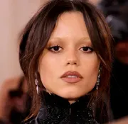 Jenna Ortega genera preocupación entre sus seguidores por su cambio físico