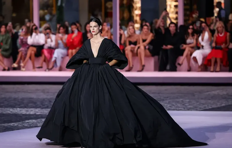 Carolina Herrera lleva la moda a la Plaza Mayor de Madrid