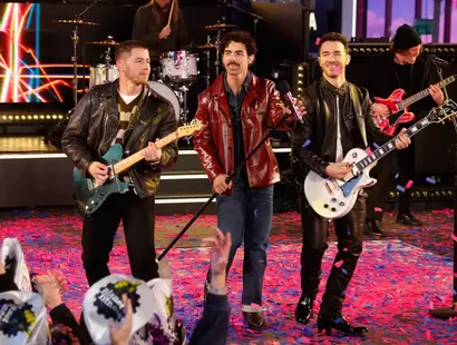 Los Jonas Brothers inauguran el Año Nuevo en el Times Square