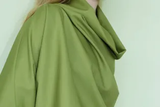 Diseñadora peruana Ana María Guiulfo presenta la colección “Equilibrio” en Paris Fashion Week