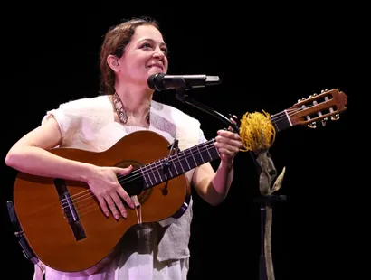Natalia Lafourcade anuncia su primer embarazo a los 41 años: “Hay un bello ser dentro de mí”