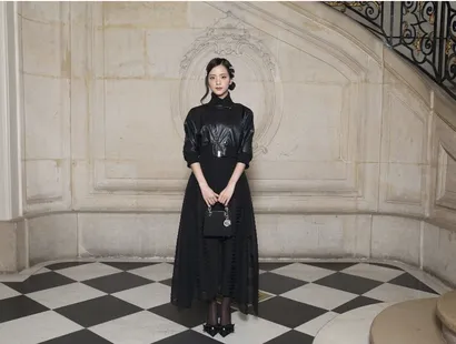 Jisoo de BLACKPINK deslumbra en el desfile de Alta Costura de Dior con un look coqueto y sofisticado