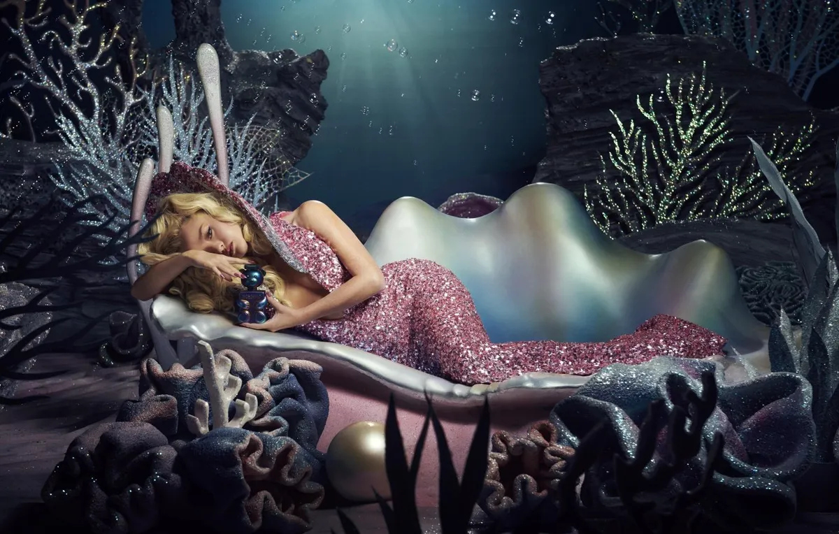 Moschino presenta TOY 2 ‘PEARL’: una fragancia inspirada en una fantasía marina