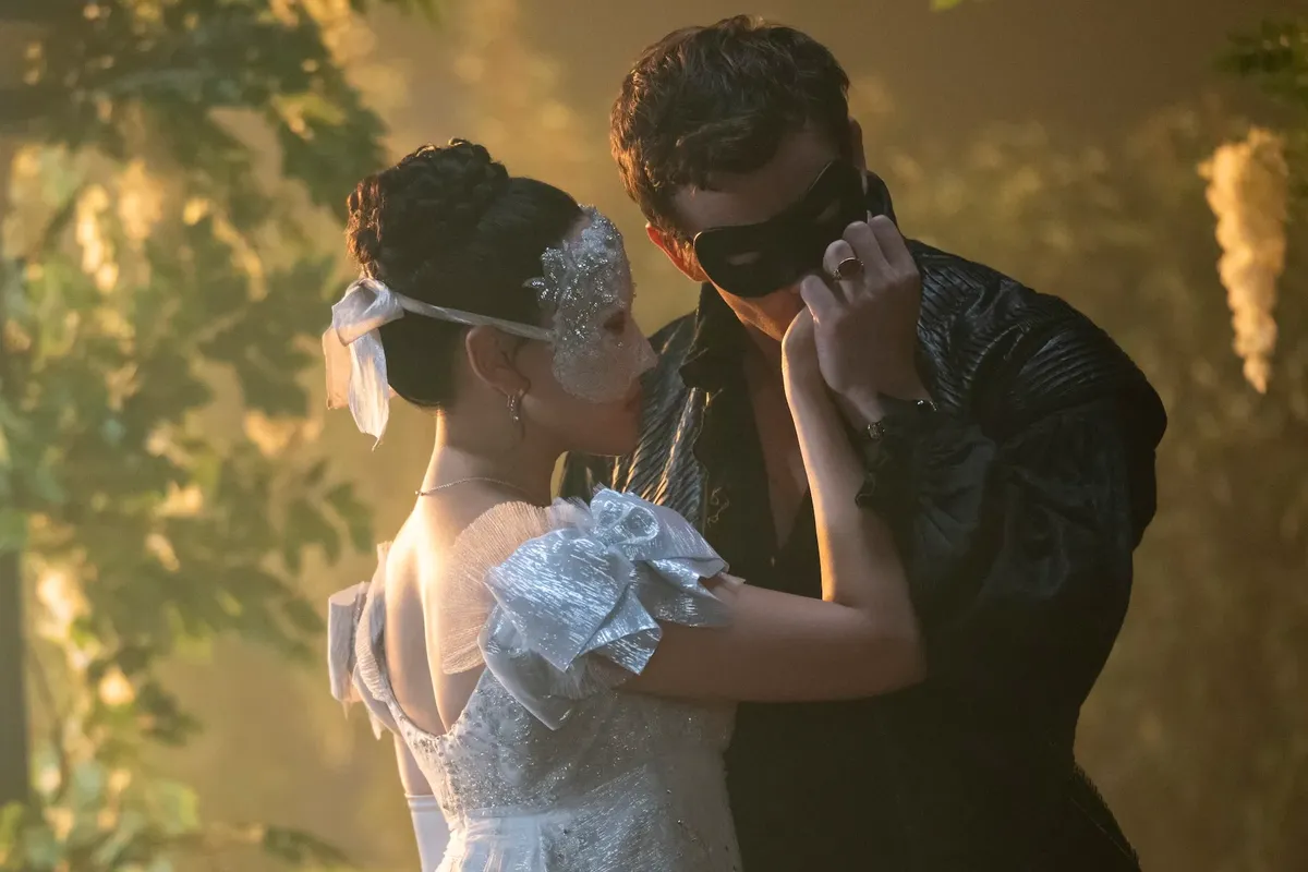 Pandora y Bridgerton lanzan “Rules to Love By”, una colección que celebra el romance